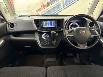 デイズルークス X　Vセレクション　純正ナビ・TV・アラウンドビューモニター　4WD