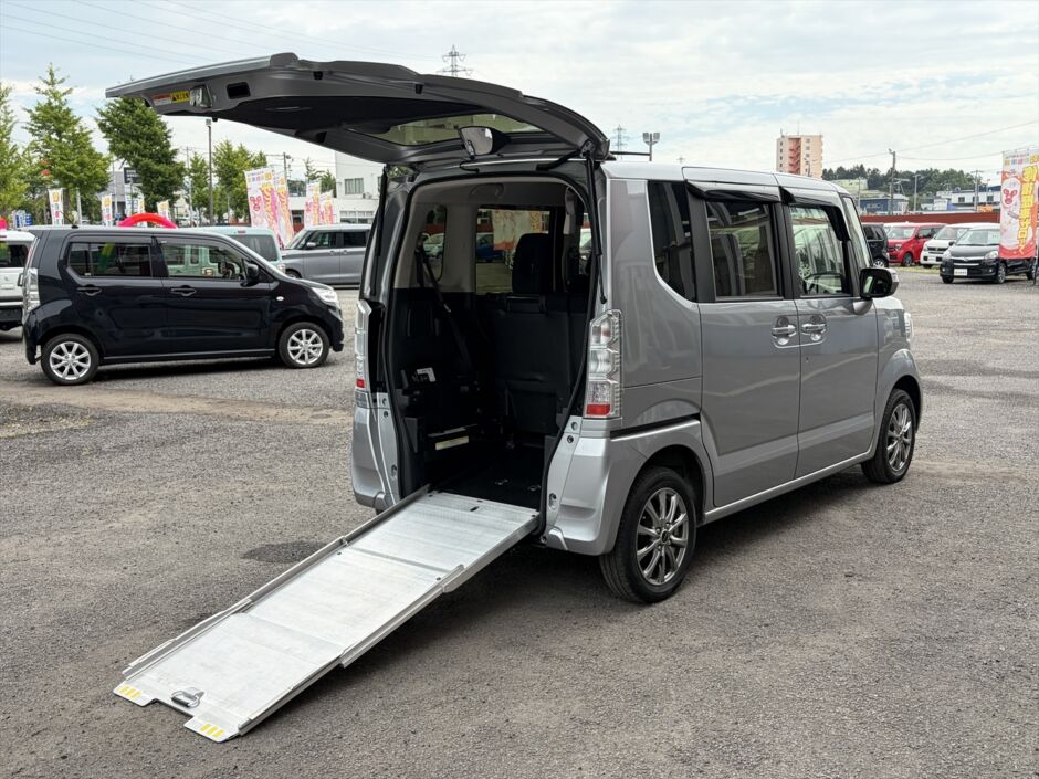 N-BOX+ Ｇ・Ｌパッケージ 福祉車両 車いす仕様 スローパー ナビ・バックカメラ 4WD