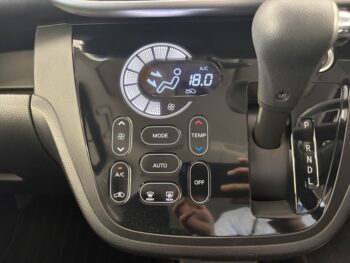 eKスペースカスタム カスタムT　ターボ　スタイルエディション　ナビ・TV・全周囲カメラ　後期型　４WD