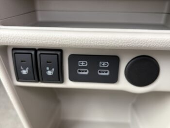 アルトラパンLC ハイブリッドＸ 純正ナビ・TV 未使用車 4WD