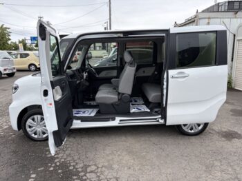 タント X 未使用車 4WD
