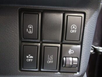 スペーシア Gリミテッド　全方位モニター付ナビ装着車 4WD