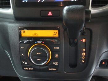 スペーシア Gリミテッド　全方位モニター付ナビ装着車 4WD