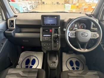タフト G　クロムベンチャー　ナビ・バックカメラ　4WD