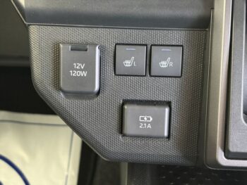 タフト G　クロムベンチャー　ナビ・バックカメラ　4WD