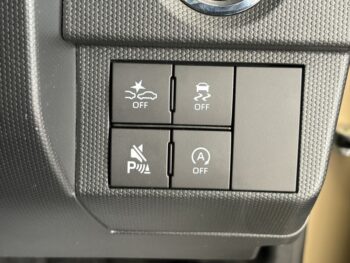 タフト G　クロムベンチャー　ナビ・バックカメラ　4WD