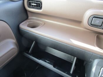 ムーヴキャンバス セオリーＧ　4WD