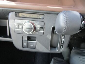 ムーヴキャンバス セオリーＧ　4WD