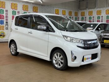 eKカスタム Ｇ　純正ナビ・ＴＶ・バックカメラ 4WD