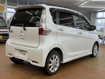 eKカスタム Ｇ　純正ナビ・ＴＶ・バックカメラ 4WD
