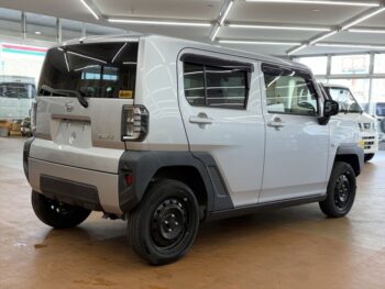 タフト Ｘ　ナビ・バックカメラ 4WD