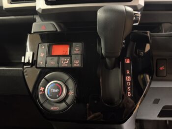 ピクシスメガ Ｌ　ＳＡⅢ 4WD