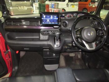 N-BOXカスタム G・Lターボ　ホンダセンシング　純正８インチナビTV　4WD
