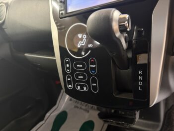 デイズ ハイウェイスターＧ　純正ナビ　ＴＶ　アラウンドビューモニター 4WD