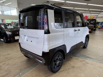 デリカミニ G プレミアム デリマルパッケージ 未使用車 4WD