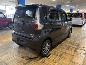 デイズ ハイウェイスターＧ　純正ナビ　ＴＶ　アラウンドビューモニター 4WD
