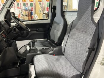 NT100クリッパートラック DX　現行型　未使用車　4WD