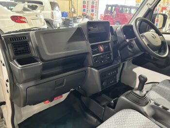 NT100クリッパートラック DX　現行型　未使用車　4WD