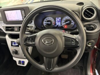 キャスト アクティバ　X　純正ナビ・TV・バックカメラ　4WD