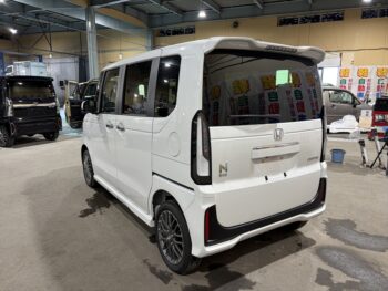 N-BOXカスタム ターボ　未使用車　4WD