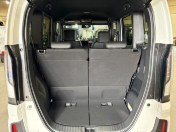 N-BOXカスタム ターボ　未使用車　4WD