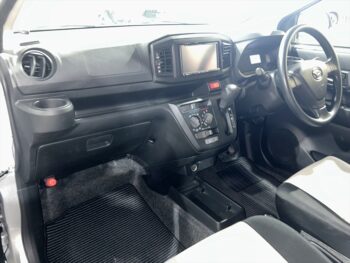 ミライース B　SAⅢ　ナビ付　4WD