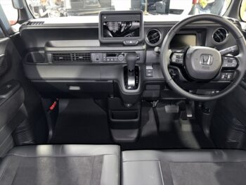 N-BOXカスタム ターボ　未使用車　4WD
