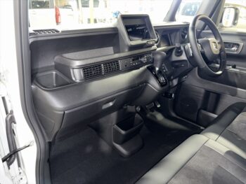 N-BOXカスタム ターボ　未使用車　4WD