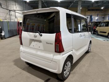 タント X リミテッド 未使用車 4WD