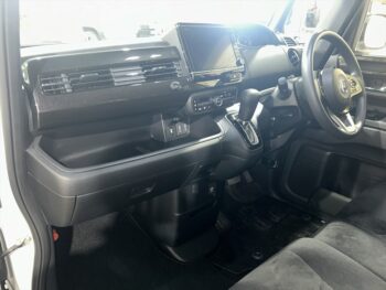 N-BOXカスタム G　L　ホンダセンシング　純正ナビTV・バックカメラ　4WD