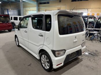 ワゴンR スティングレー ハイブリッド　全方位モニター用カメラパッケージ装着車　純正ナビTV　4WD