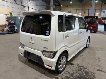 ワゴンR スティングレー ハイブリッド　全方位モニター用カメラパッケージ装着車　純正ナビTV　4WD