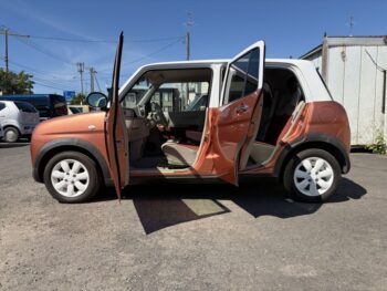 アルトラパン Sセレクション ナビ・TV・バックカメラ 4WD
