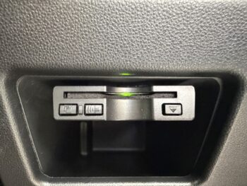 ムーヴキャンバス Gメイクアップ　SAⅢ　ナビ・バックカメラ　４WD