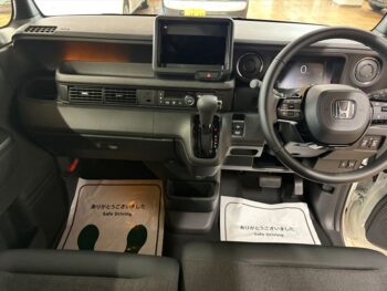N-BOXカスタム ブラックスタイル  4WD