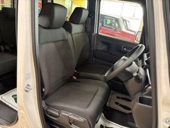 N-BOXカスタム ブラックスタイル  4WD