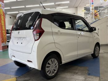 デイズ B　4WD