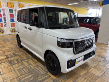 N-BOXカスタム ブラックスタイル  4WD