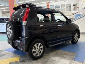 テリオスキッド カスタムX　4WD