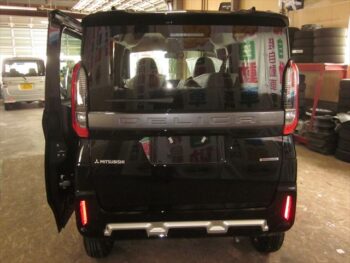 デリカミニ G 未使用車 4WD