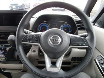 ルークス Ｘ　ｱﾗｳﾝﾄﾞﾋﾞｭｰﾓﾆﾀｰ　ﾊﾝｽﾞﾌﾘｰｵｰﾄｽﾗｲﾄﾞﾄﾞｱ　 4WD