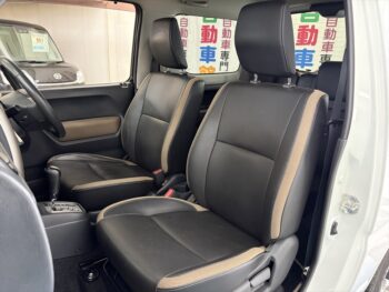 ジムニー ランドベンチャー　ナビ付　4WD