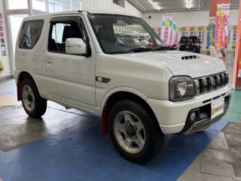 ジムニー ランドベンチャー　ナビ付　4WD