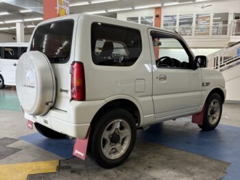 ジムニー ランドベンチャー　ナビ付　4WD
