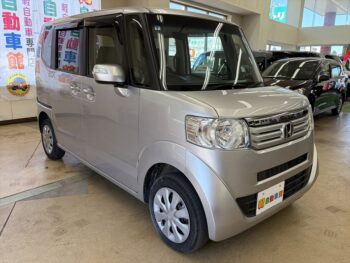 N-BOX SSパッケージ　ナビ・TV・バックカメラ　４WD
