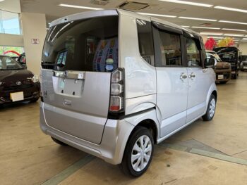 N-BOX SSパッケージ　ナビ・TV・バックカメラ　４WD