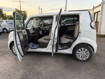 モコ ドルチェX FOUR 4WD