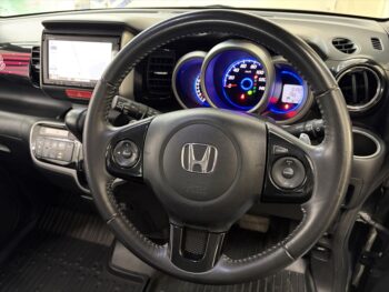 N-BOXカスタム G　ターボSSパッケージ　純正ナビ・TV・バックカメラ　4WD