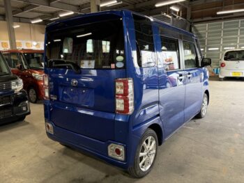 ピクシスメガ Ｌ　ＳＡⅢ　純正ナビ・ＴＶ・Ｂカメラ 4WD