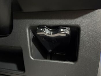 ピクシスメガ Ｌ　ＳＡⅢ　純正ナビ・ＴＶ・Ｂカメラ 4WD